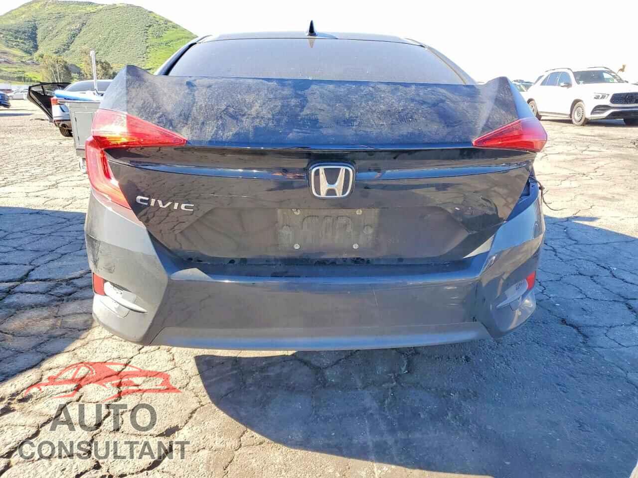 HONDA CIVIC 2018 - 2HGFC2F73JH576049