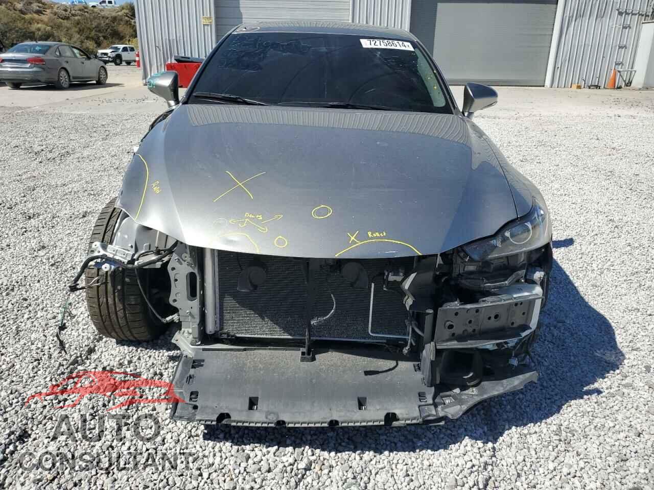 LEXUS IS 2018 - JTHC81D26J5029352