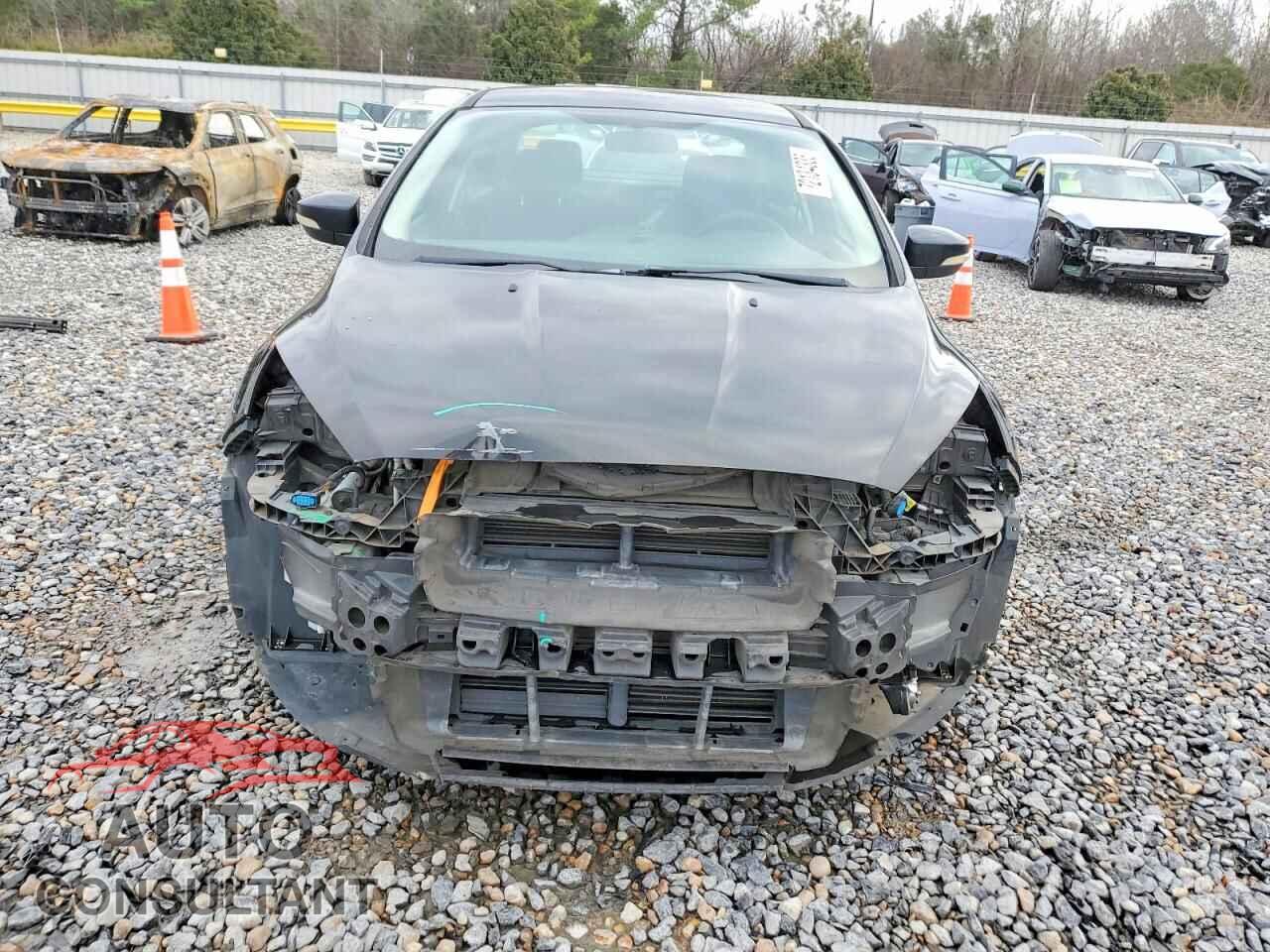 FORD FOCUS 2015 - 1FADP3F22FL297857