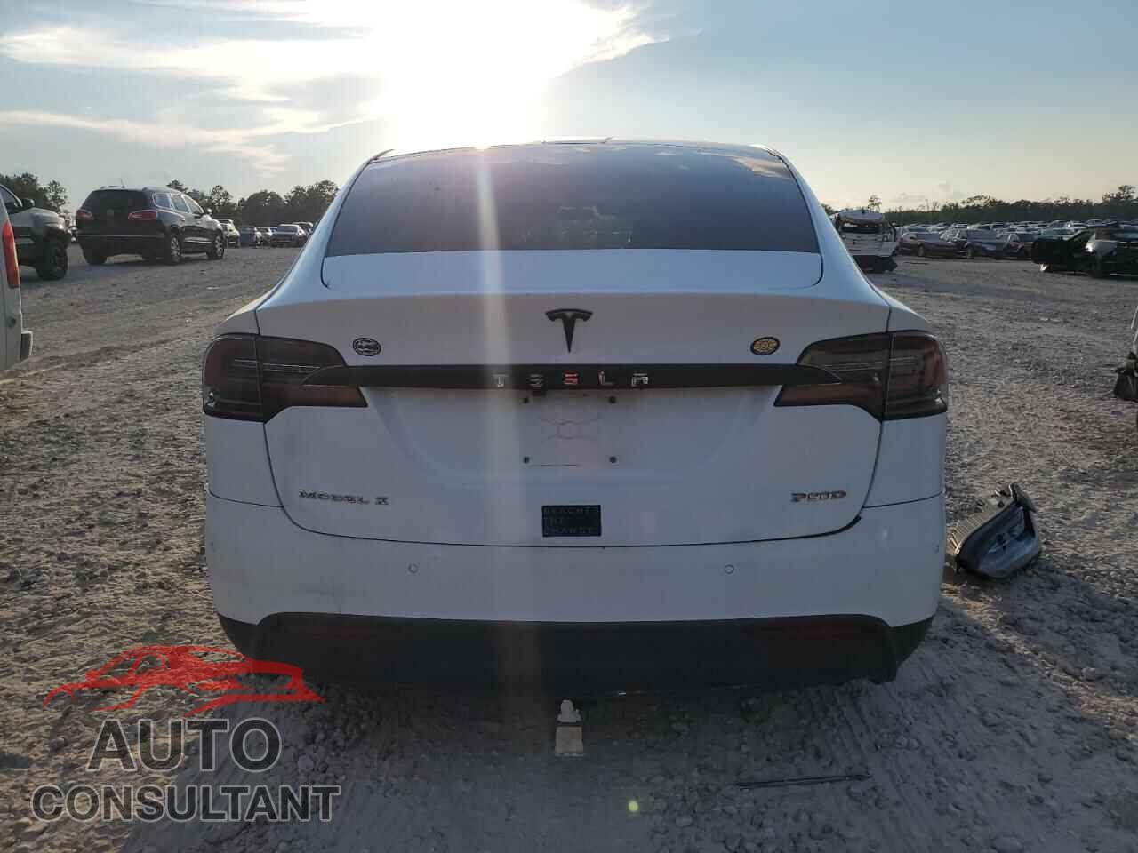 TESLA MODEL X 2016 - 5YJXCBE46GF000271