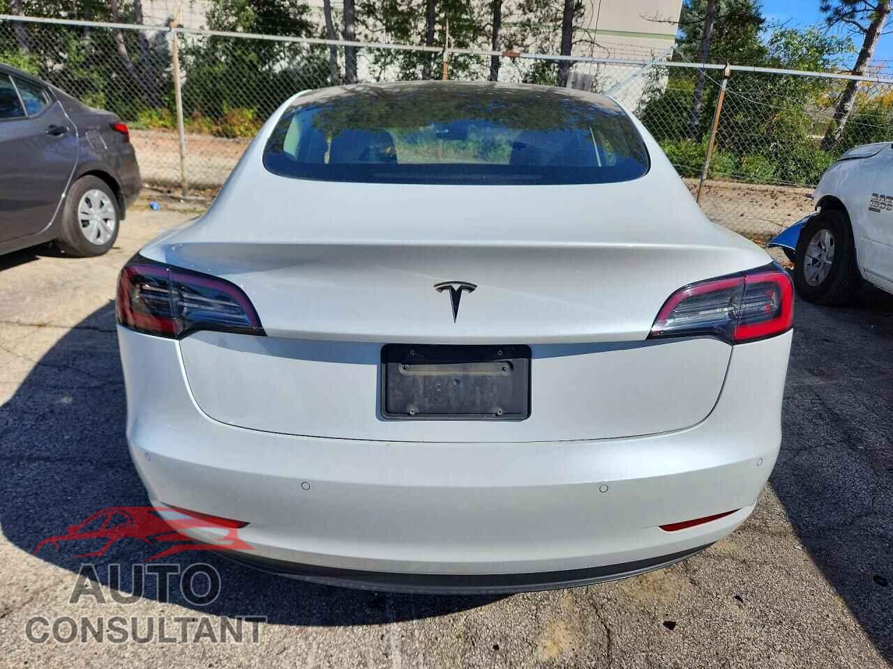 TESLA MODEL 3 2022 - 5YJ3E1EA9NF369132
