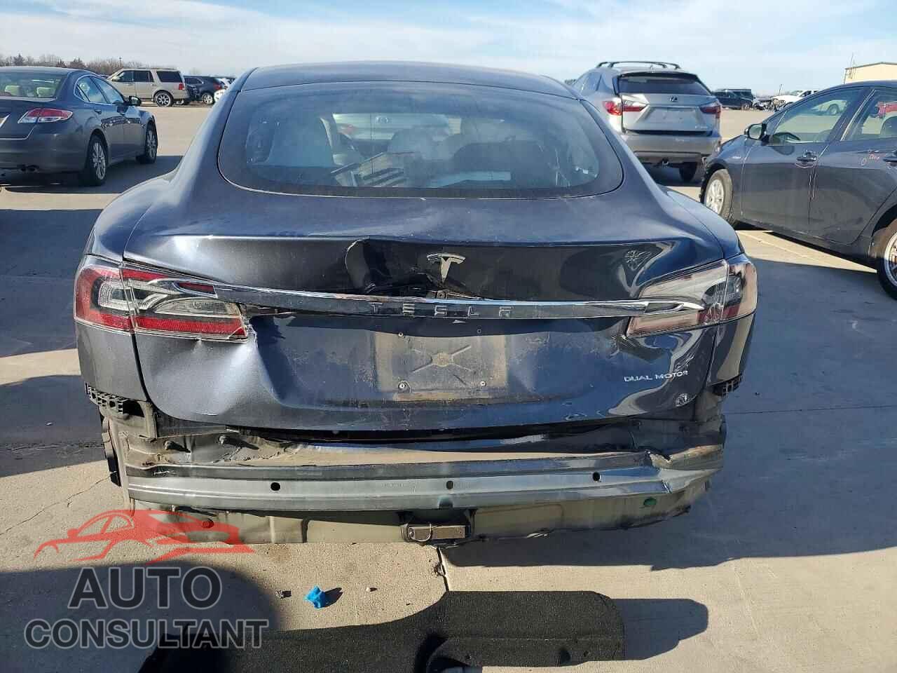 TESLA MODEL S 2020 - 5YJSA1E2XLF369198