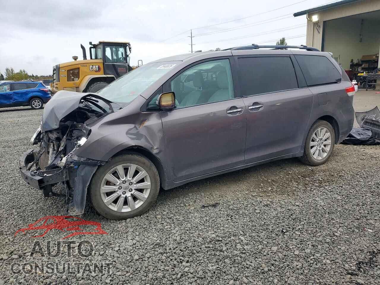 TOYOTA SIENNA 2013 - 5TDDK3DC9DS060928