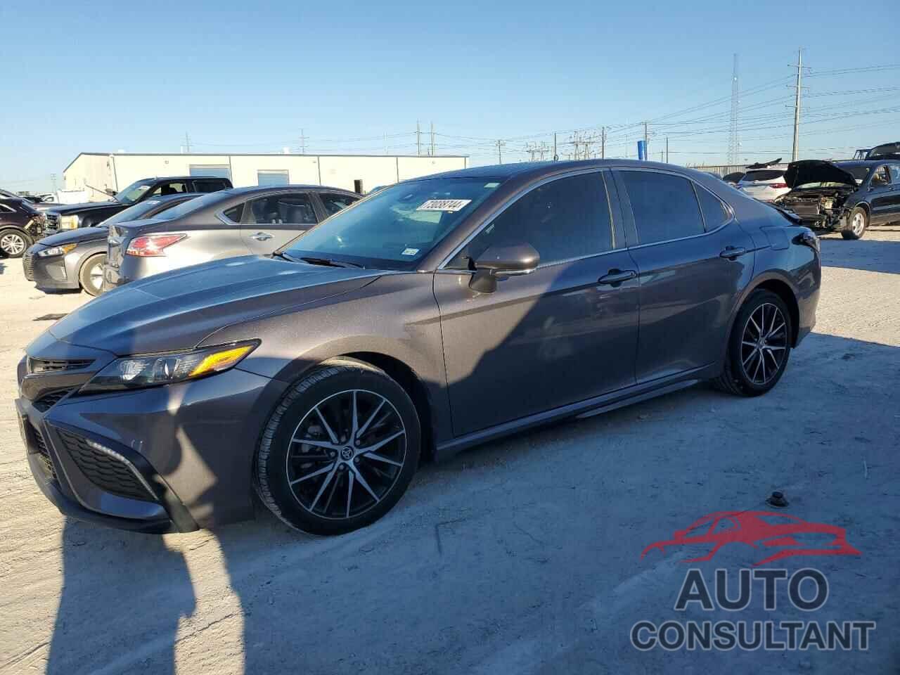 TOYOTA CAMRY 2022 - 4T1G11AK4NU704523