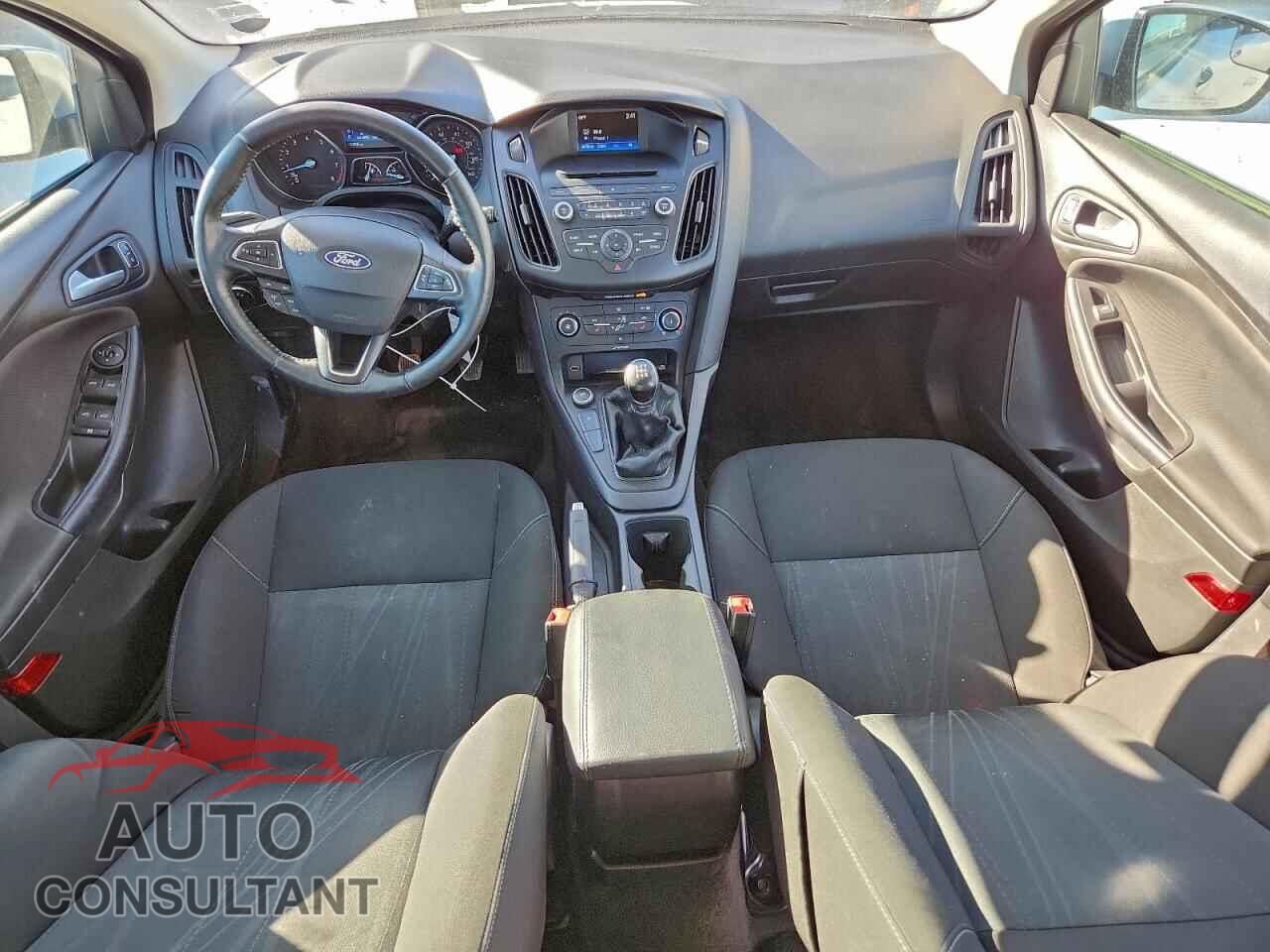 FORD FOCUS 2015 - 1FADP3K23FL272746