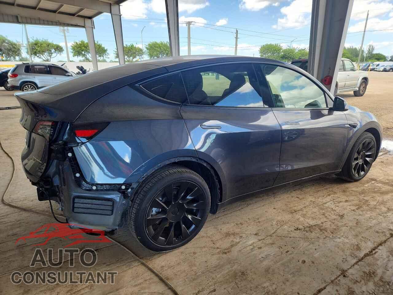 TESLA MODEL Y 2022 - 7SAYGDEE0NF455128