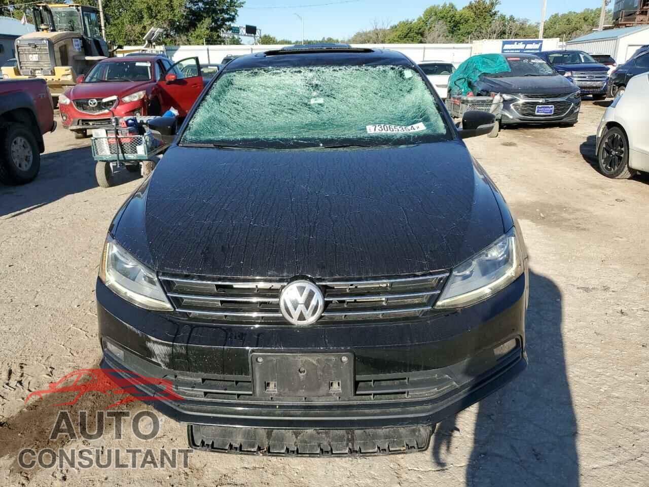 VOLKSWAGEN JETTA 2017 - 3VWL17AJXHM215577
