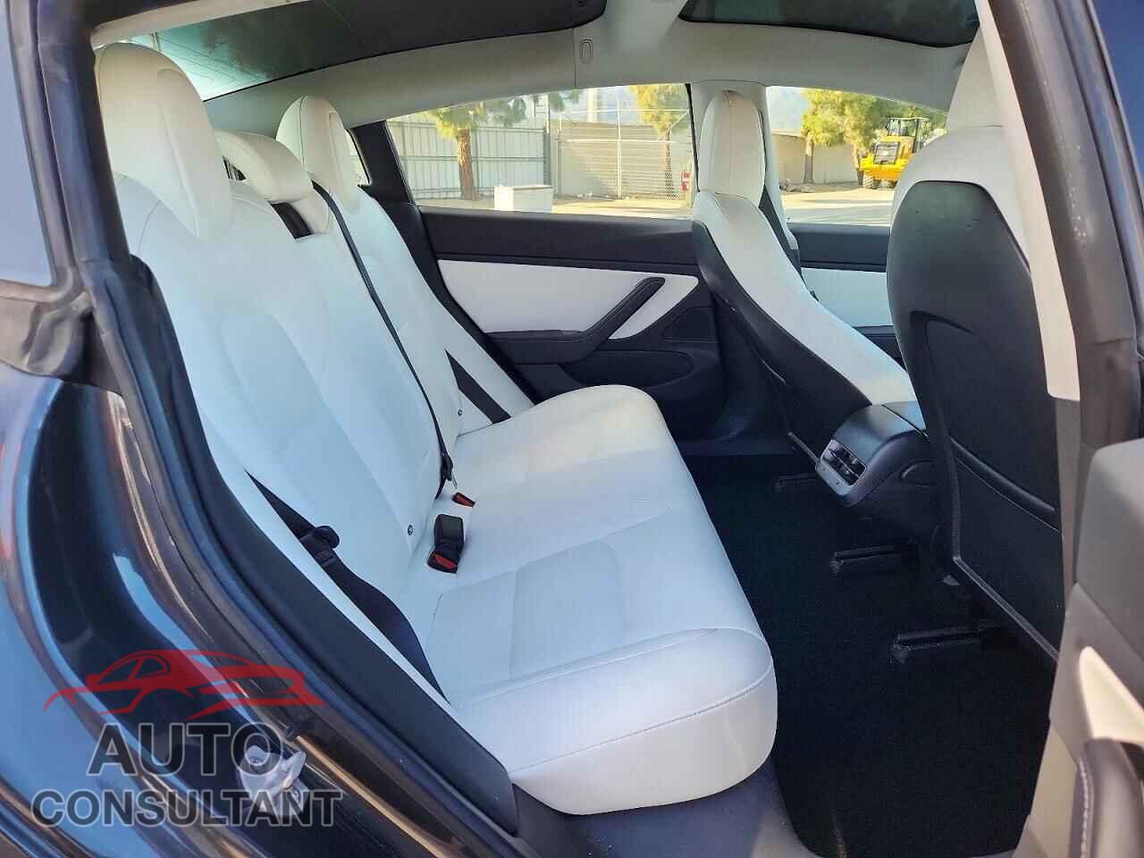TESLA MODEL 3 2018 - 5YJ3E1EB1JF079244