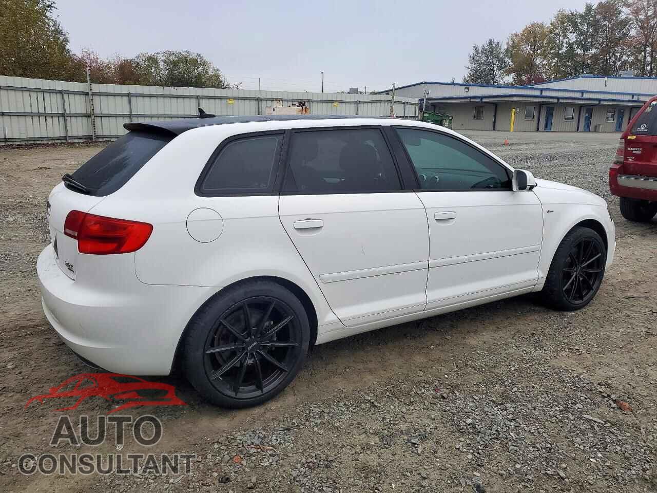 AUDI A3 2013 - WAUMFAFM5DA031399