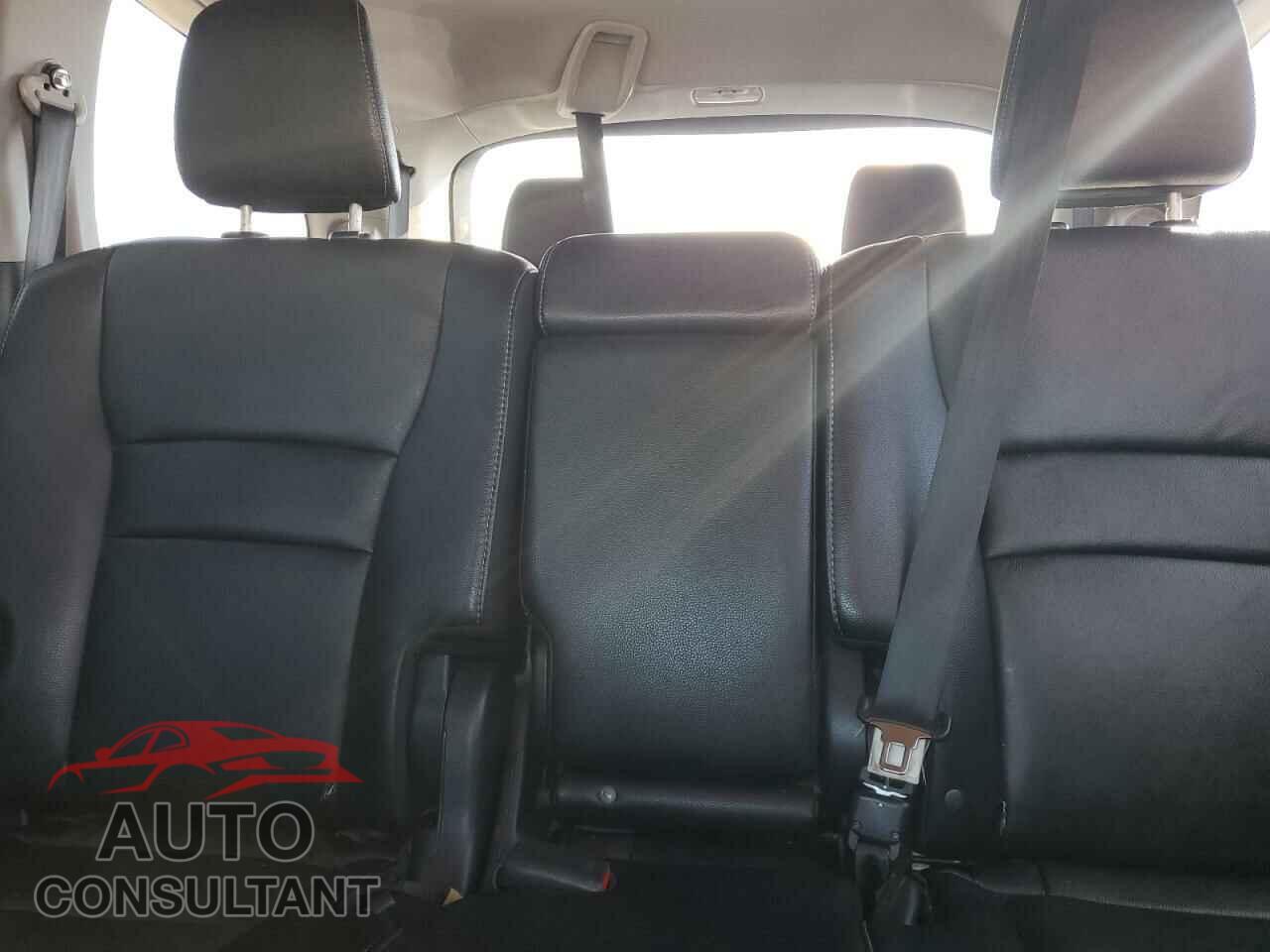 HONDA PILOT 2017 - 5FNYF6H99HB033471