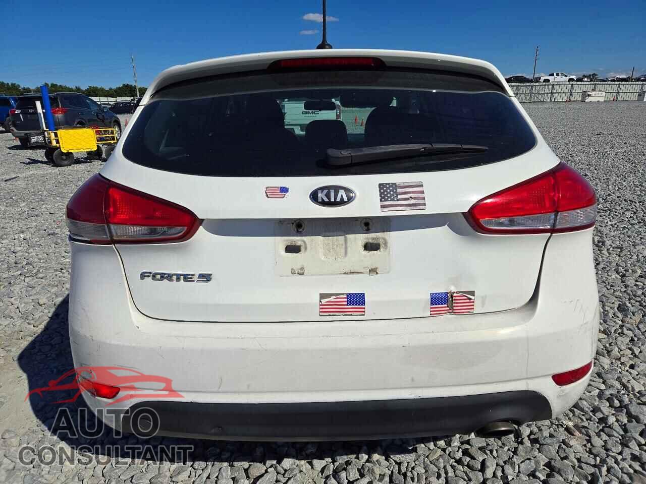 KIA FORTE 2017 - KNAFK5A85H5702820