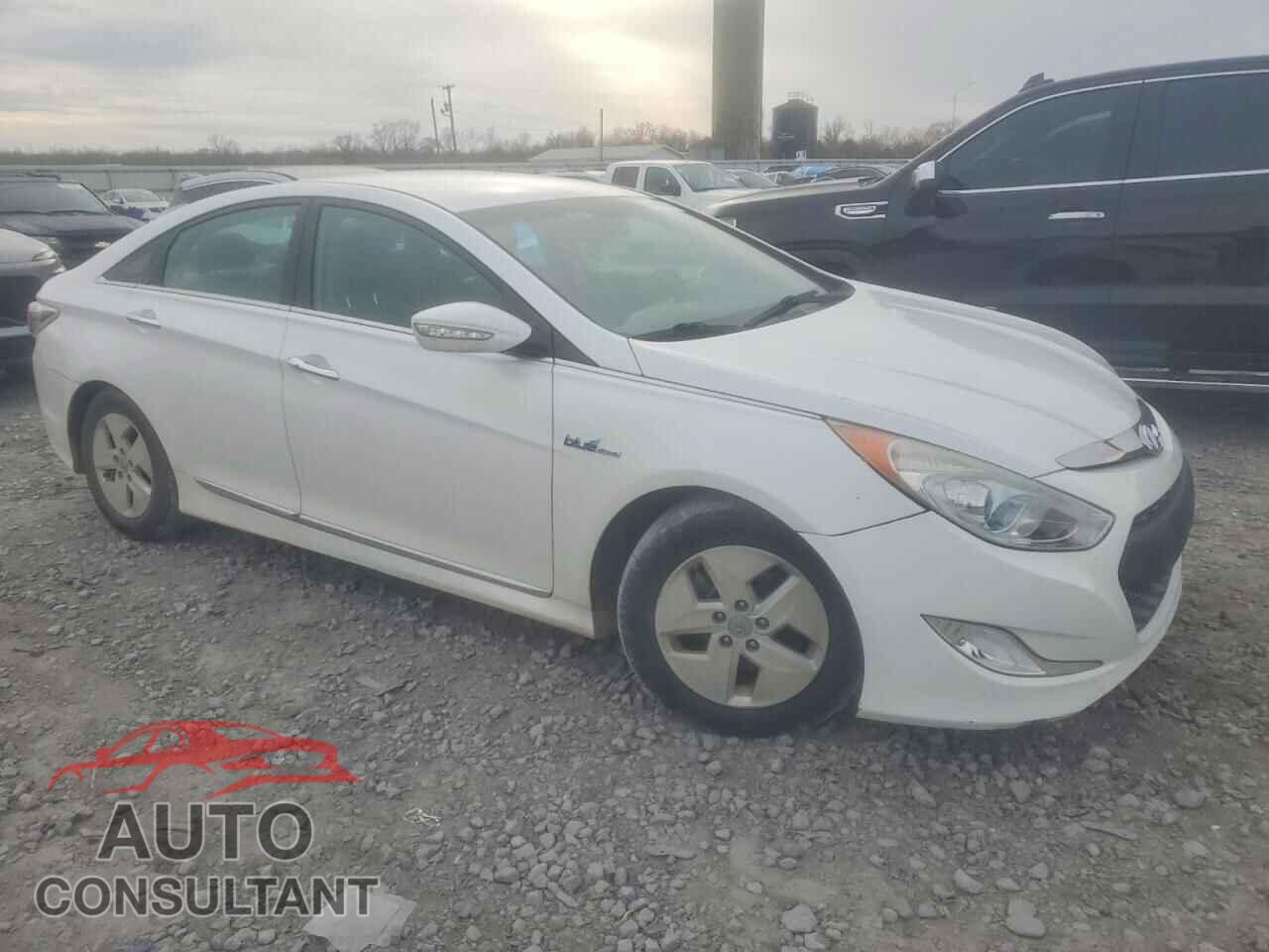 HYUNDAI SONATA 2012 - KMHEC4A41CA043309