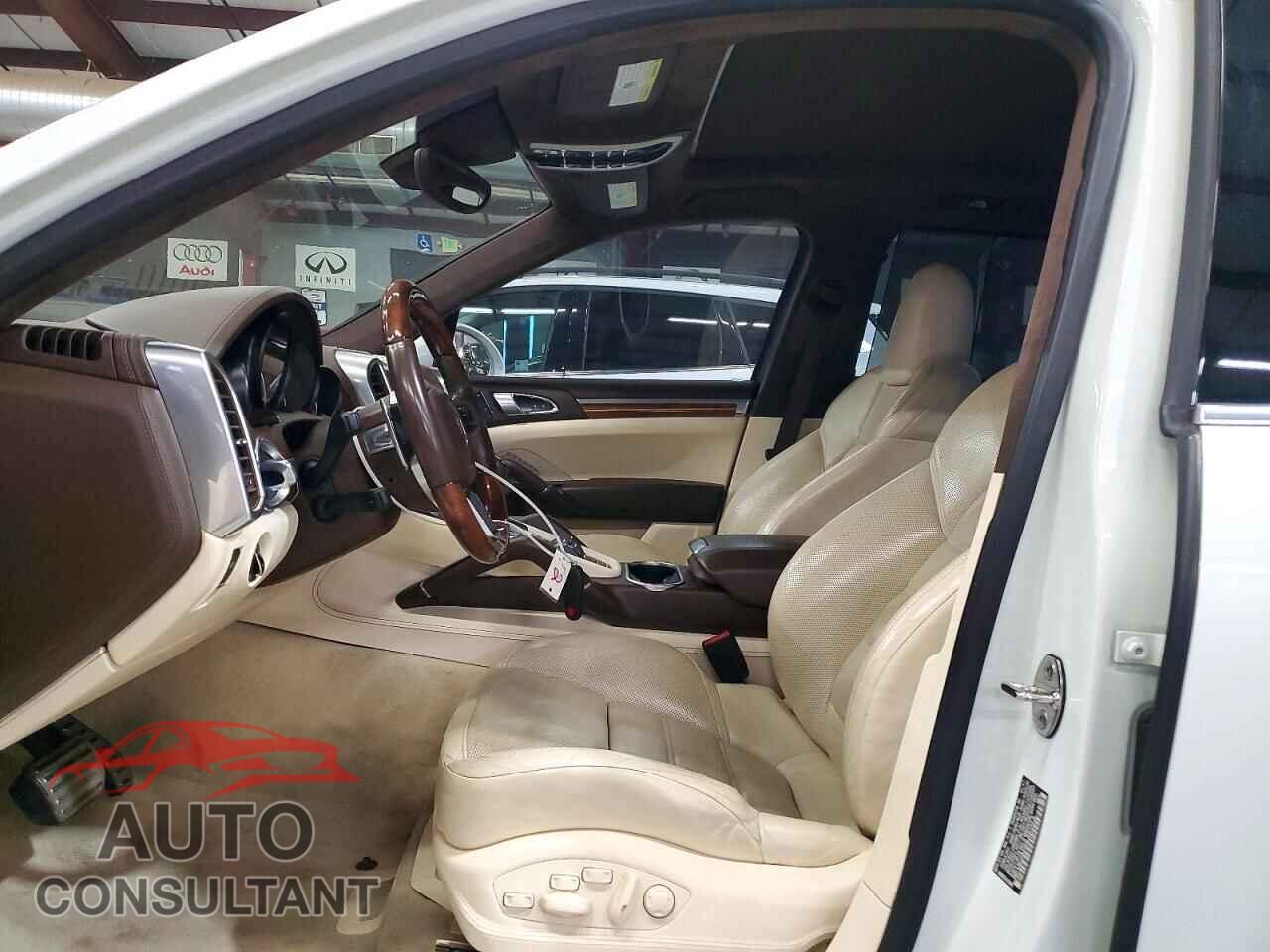 PORSCHE CAYENNE 2017 - WP1AC2A25HLA97213