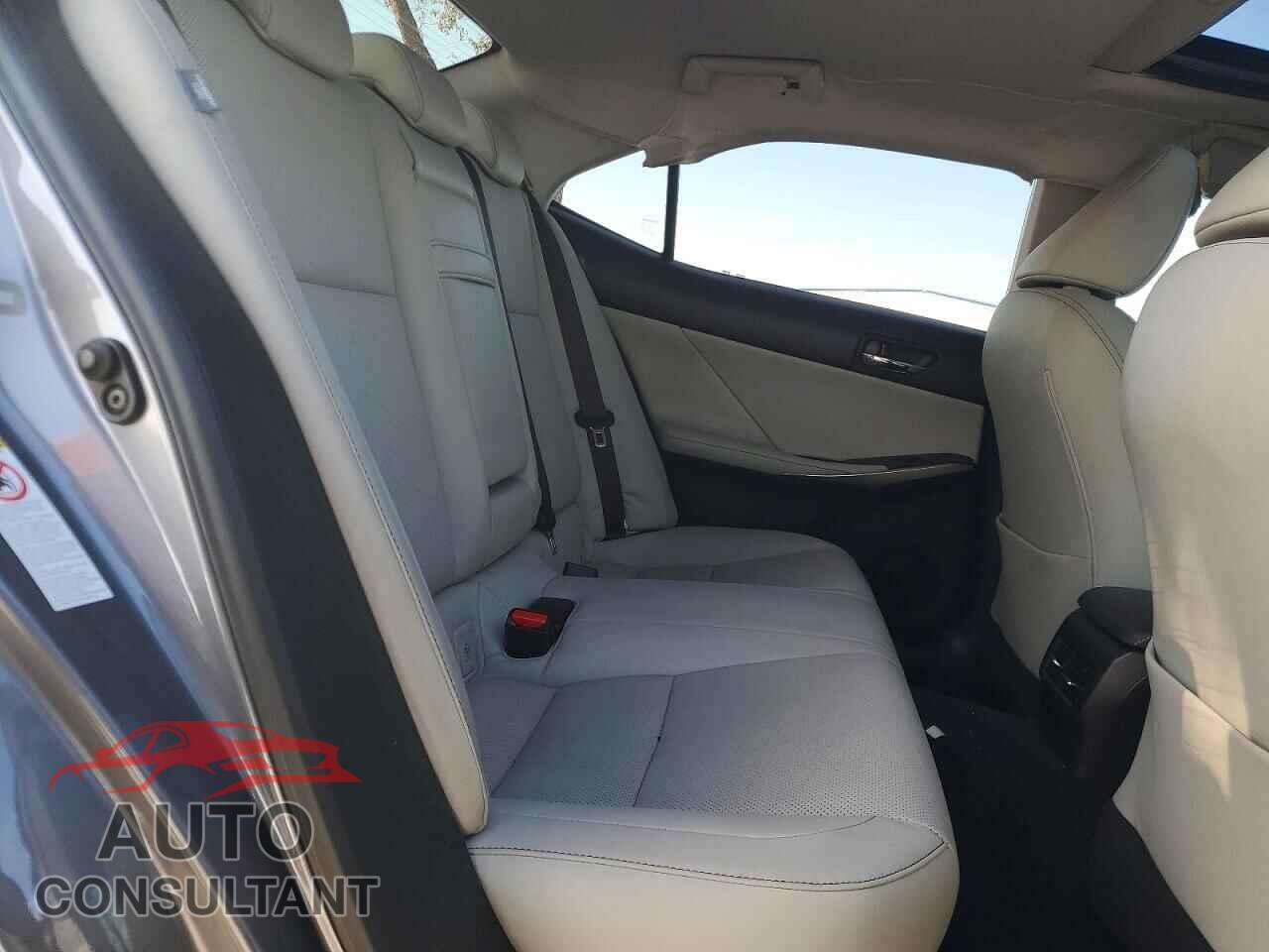 LEXUS IS 2014 - JTHCF1D23E5010415