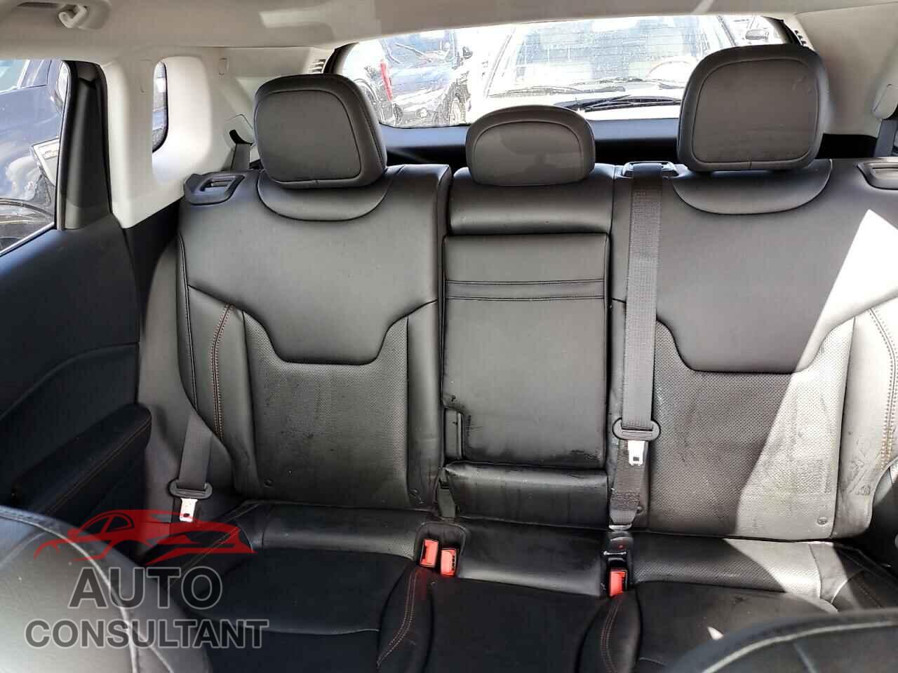 JEEP COMPASS 2019 - 3C4NJDCB3KT656786