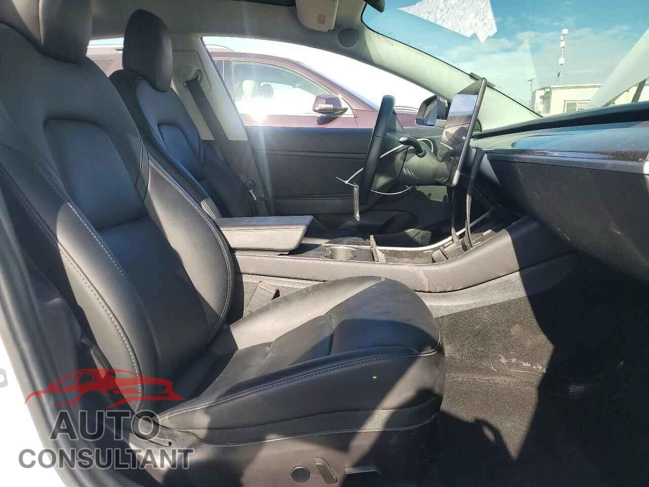 TESLA MODEL 3 2018 - 5YJ3E1EA0JF052026