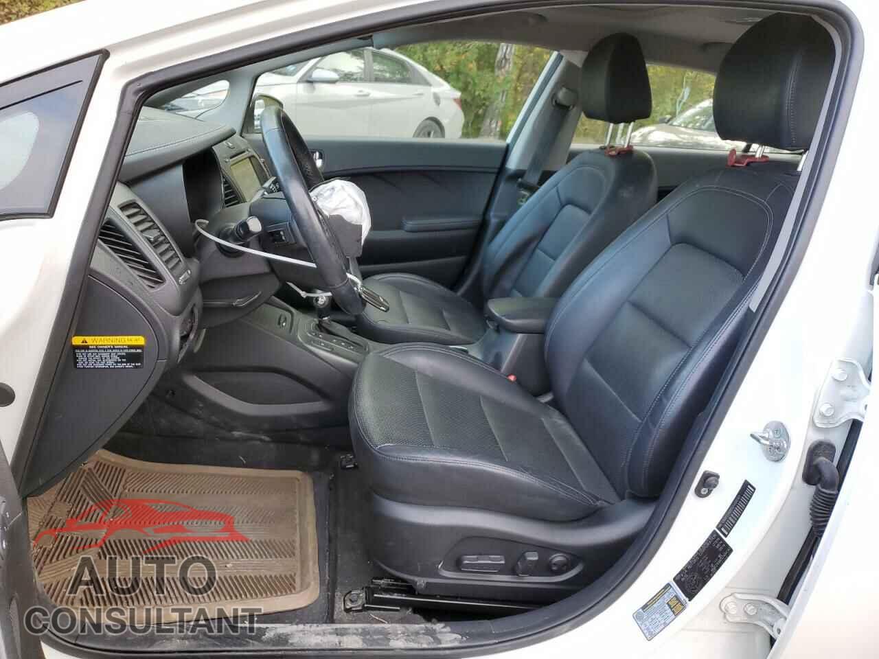 KIA FORTE 2016 - KNAFZ4A82G5484565
