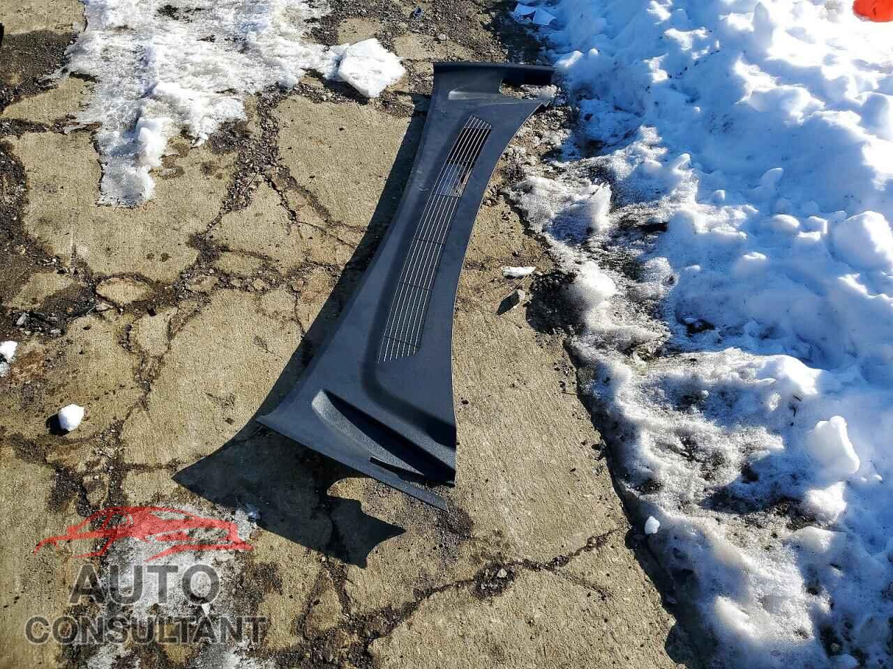 TESLA MODEL 3 2025 - 5YJ3E1EA5SF035823