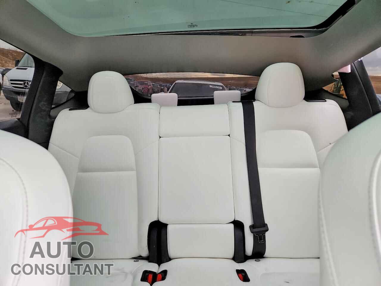 TESLA MODEL Y 2022 - 7SAYGAEE7NF522905