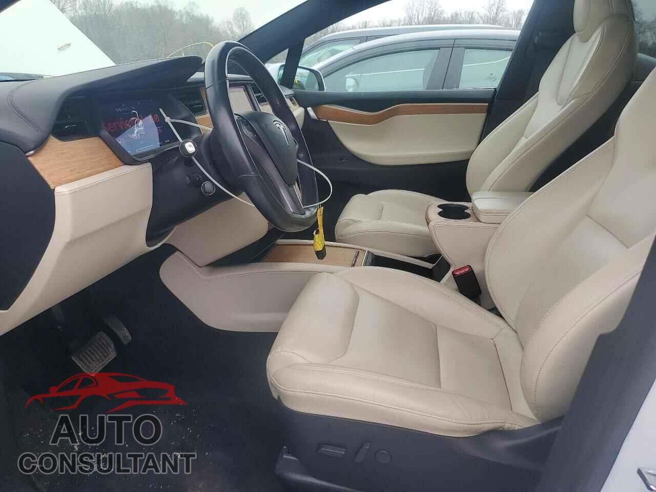 TESLA MODEL X 2020 - 5YJXCBE21LF232754
