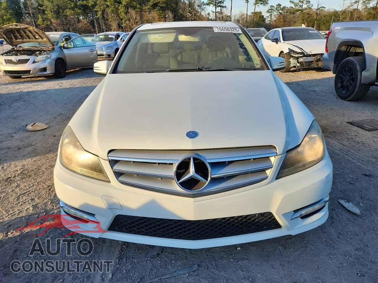 MERCEDES-BENZ C-CLASS 2012 - WDDGF4HB7CA617524