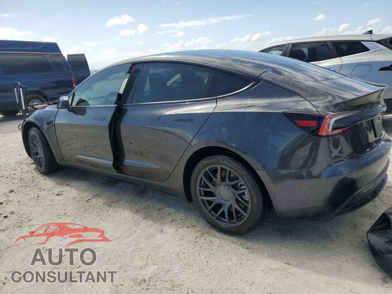 TESLA MODEL 3 2024 - 5YJ3E1EB2RF722552