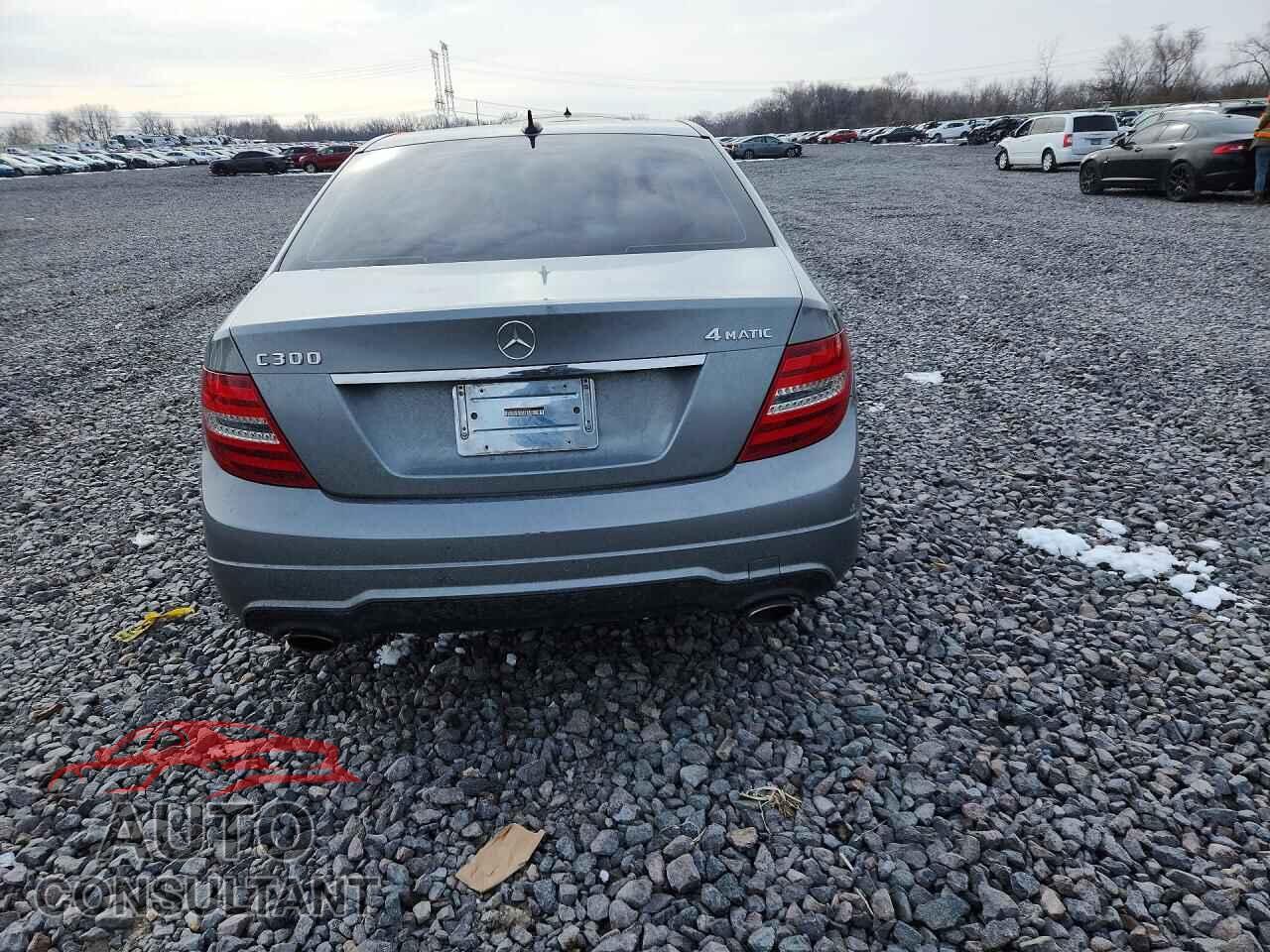 MERCEDES-BENZ C-CLASS 2012 - WDDGF8BB2CR235743