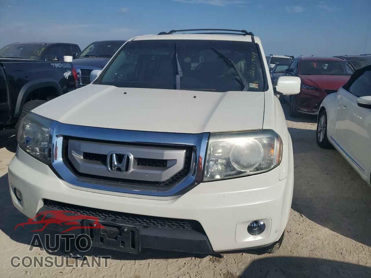 HONDA PILOT 2011 - 5FNYF4H90BB041678