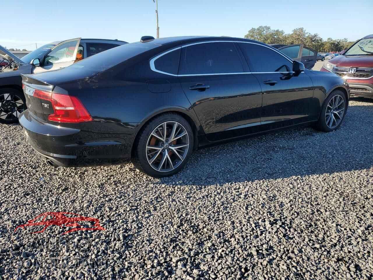 VOLVO S90 2018 - LVY982MK4JP037951