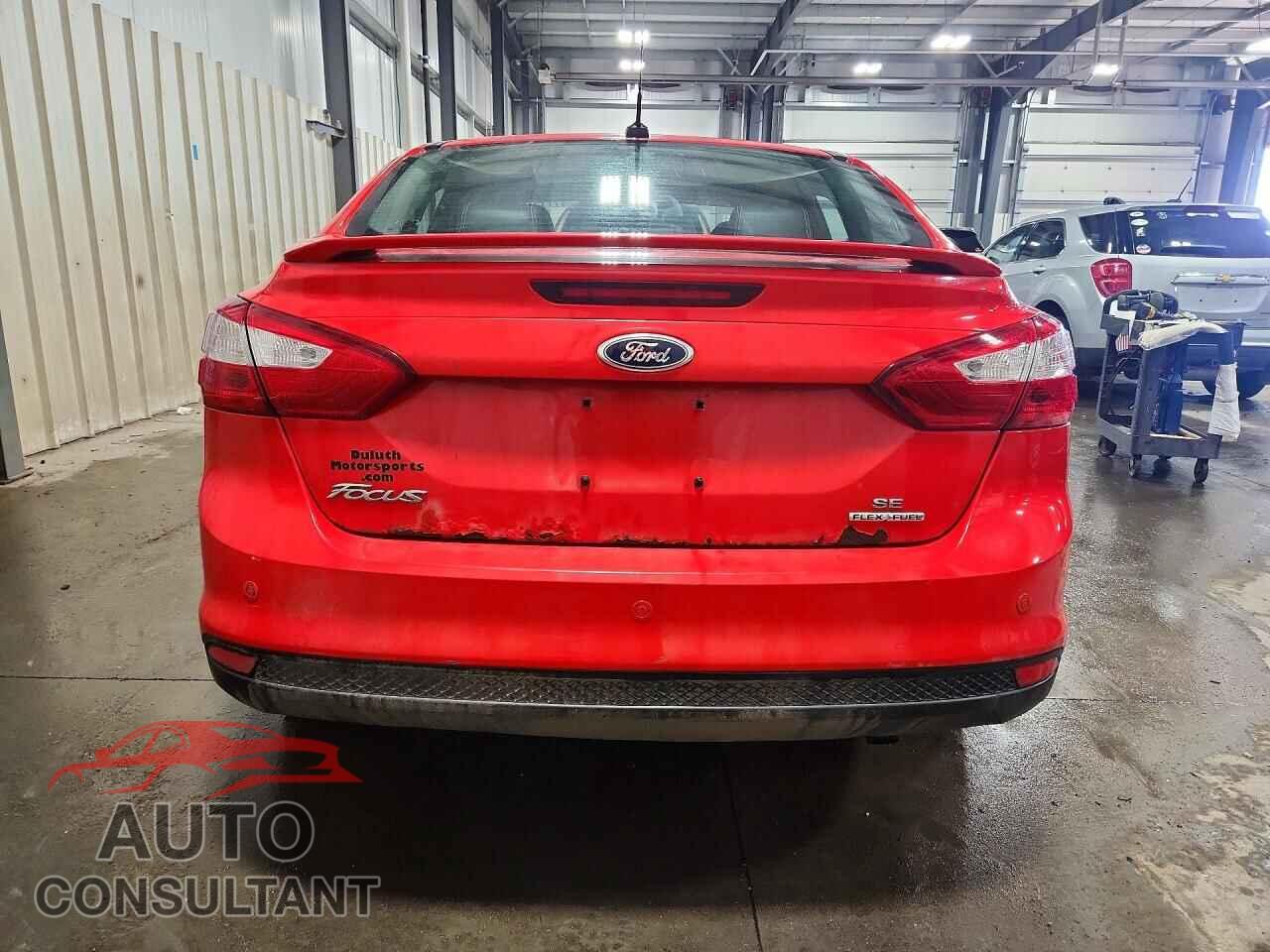 FORD FOCUS 2014 - 1FADP3F2XEL241471