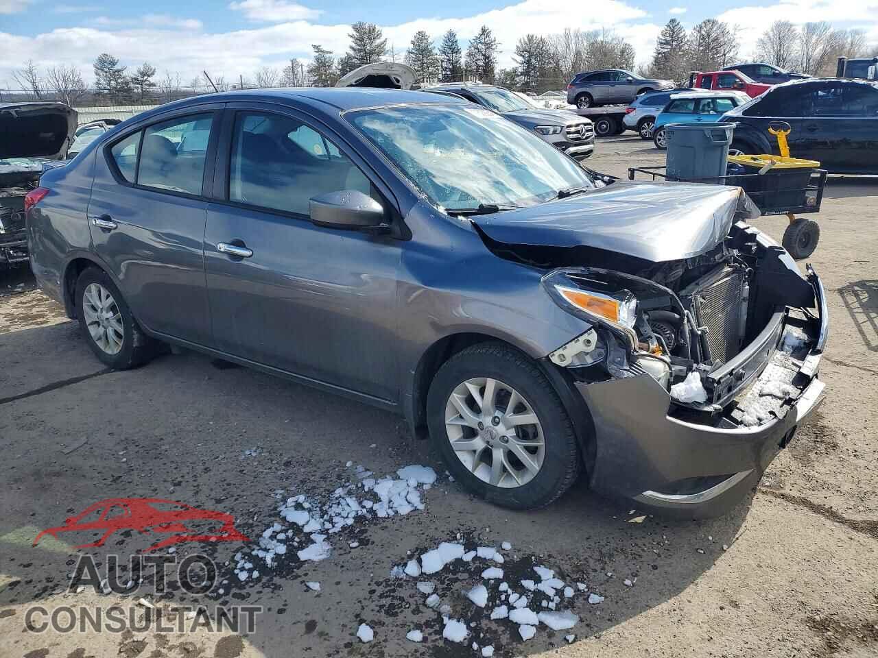 NISSAN VERSA 2017 - 3N1CN7AP4HL821235