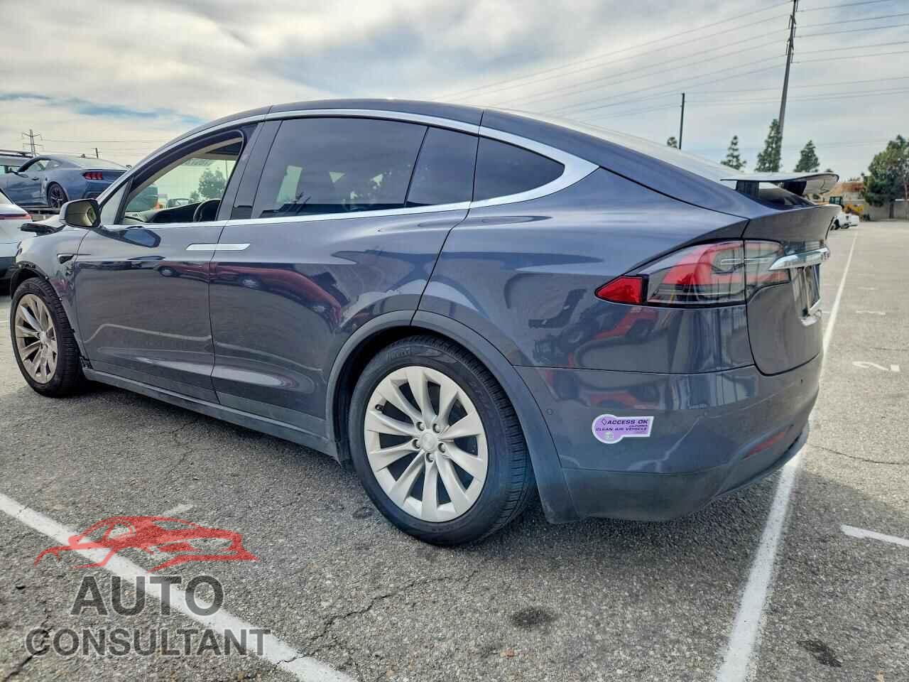 TESLA MODEL X 2019 - 5YJXCAE20KF184656