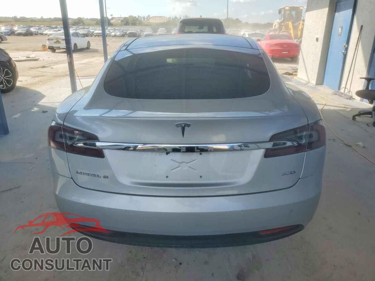 TESLA MODEL S 2016 - 5YJSA1E27GF160152