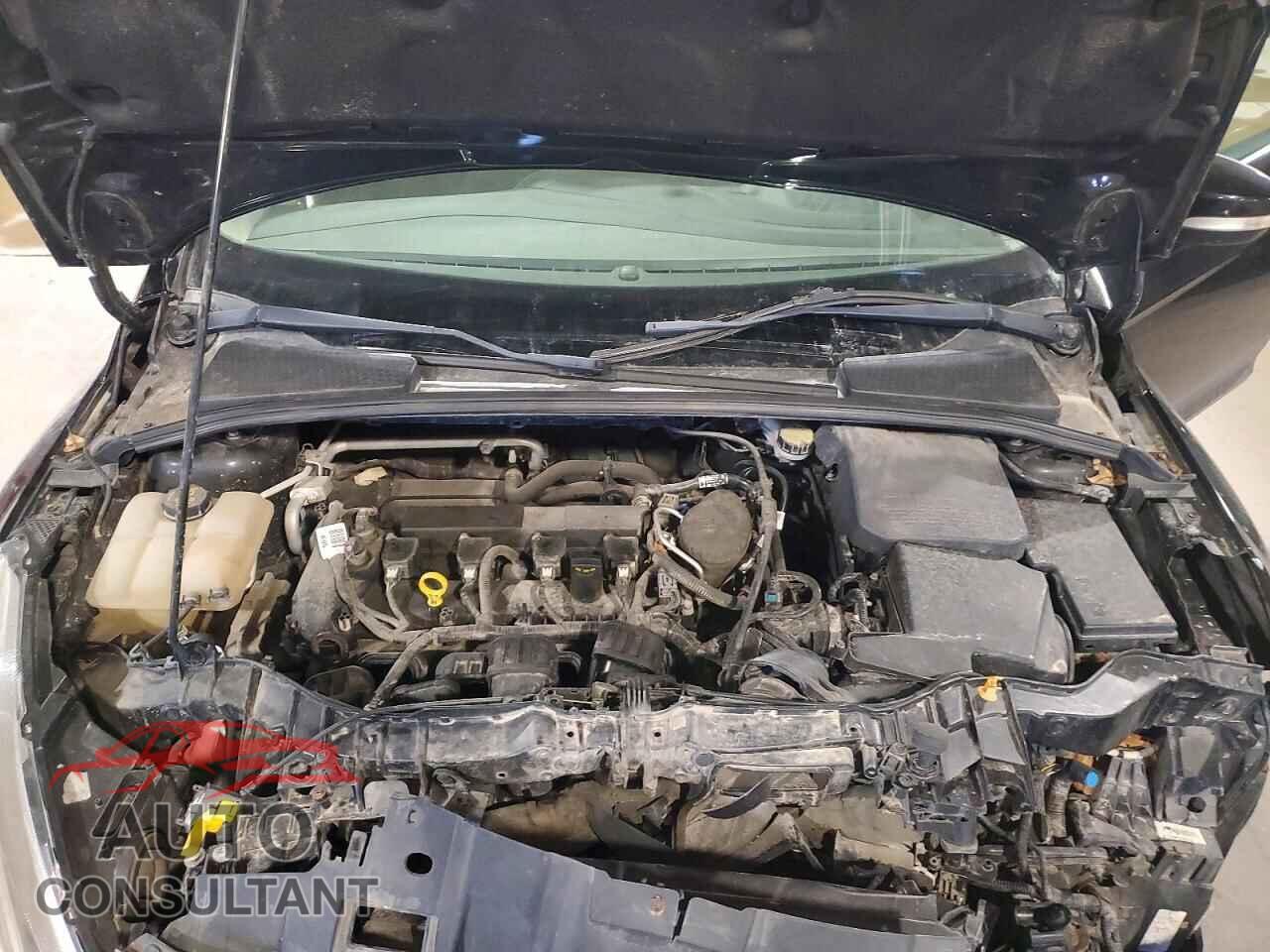FORD FOCUS 2015 - 1FADP3F24FL226496