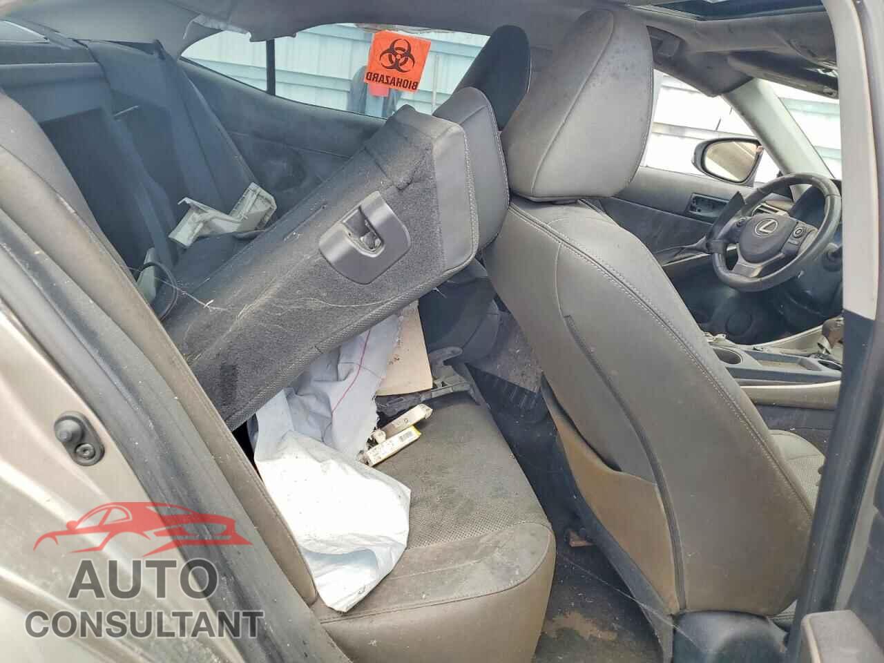 LEXUS IS 2015 - JTHBF1D21F5057309