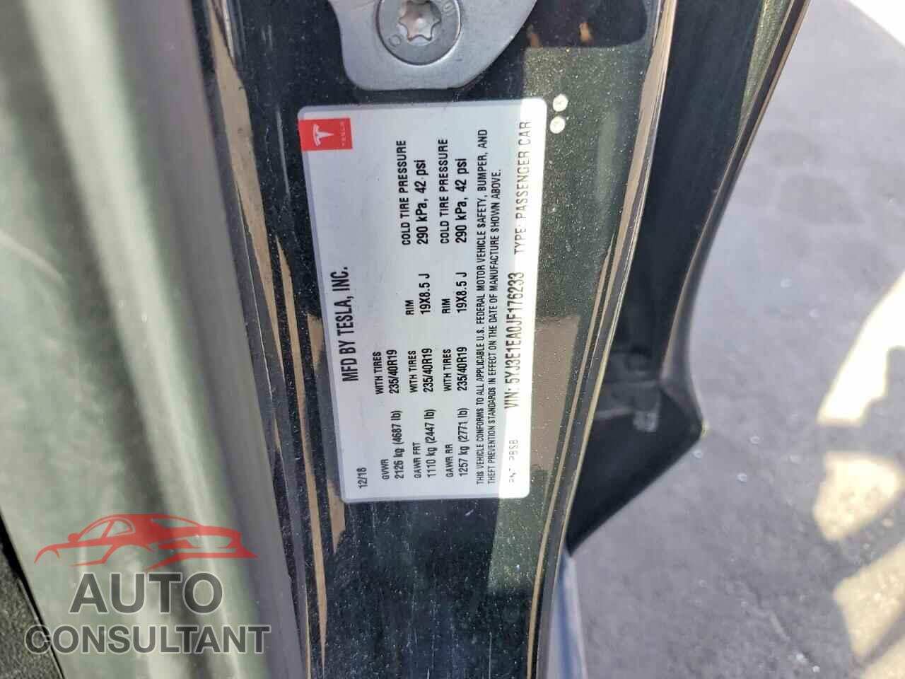 TESLA MODEL 3 2018 - 5YJ3E1EA0JF176233