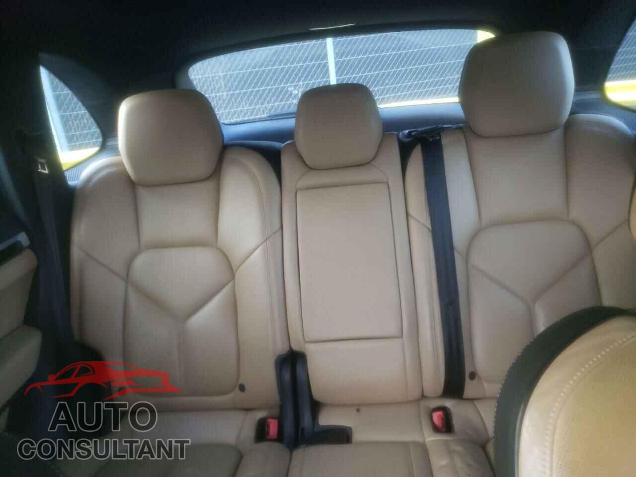 PORSCHE CAYENNE 2015 - WP1AB2A25FLA59089