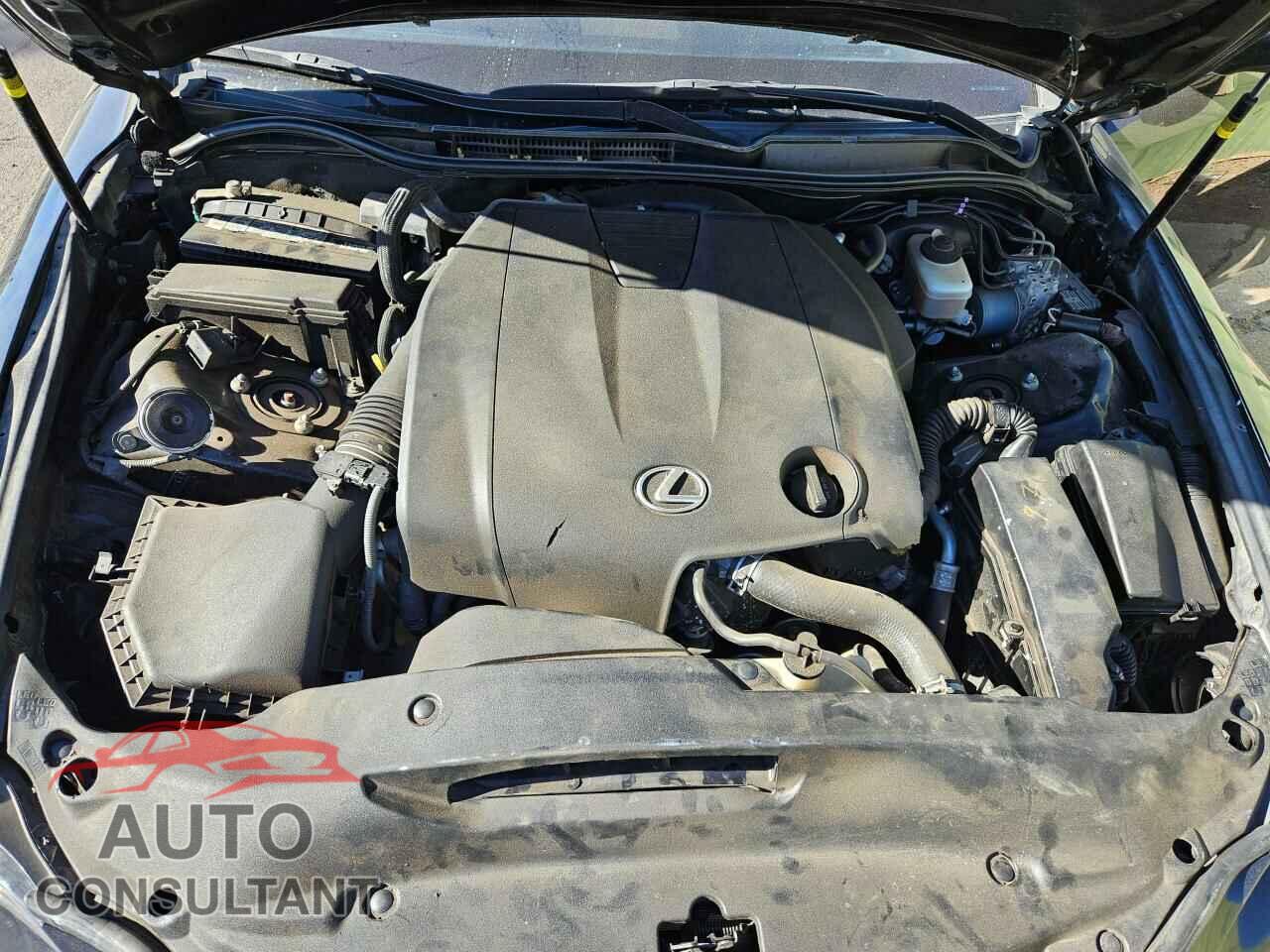 LEXUS IS 2015 - JTHBF1D21F5064325