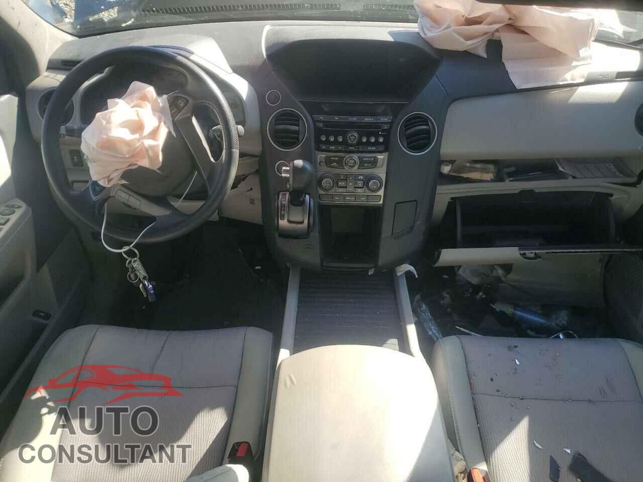 HONDA PILOT 2015 - 5FNYF4H48FB070226