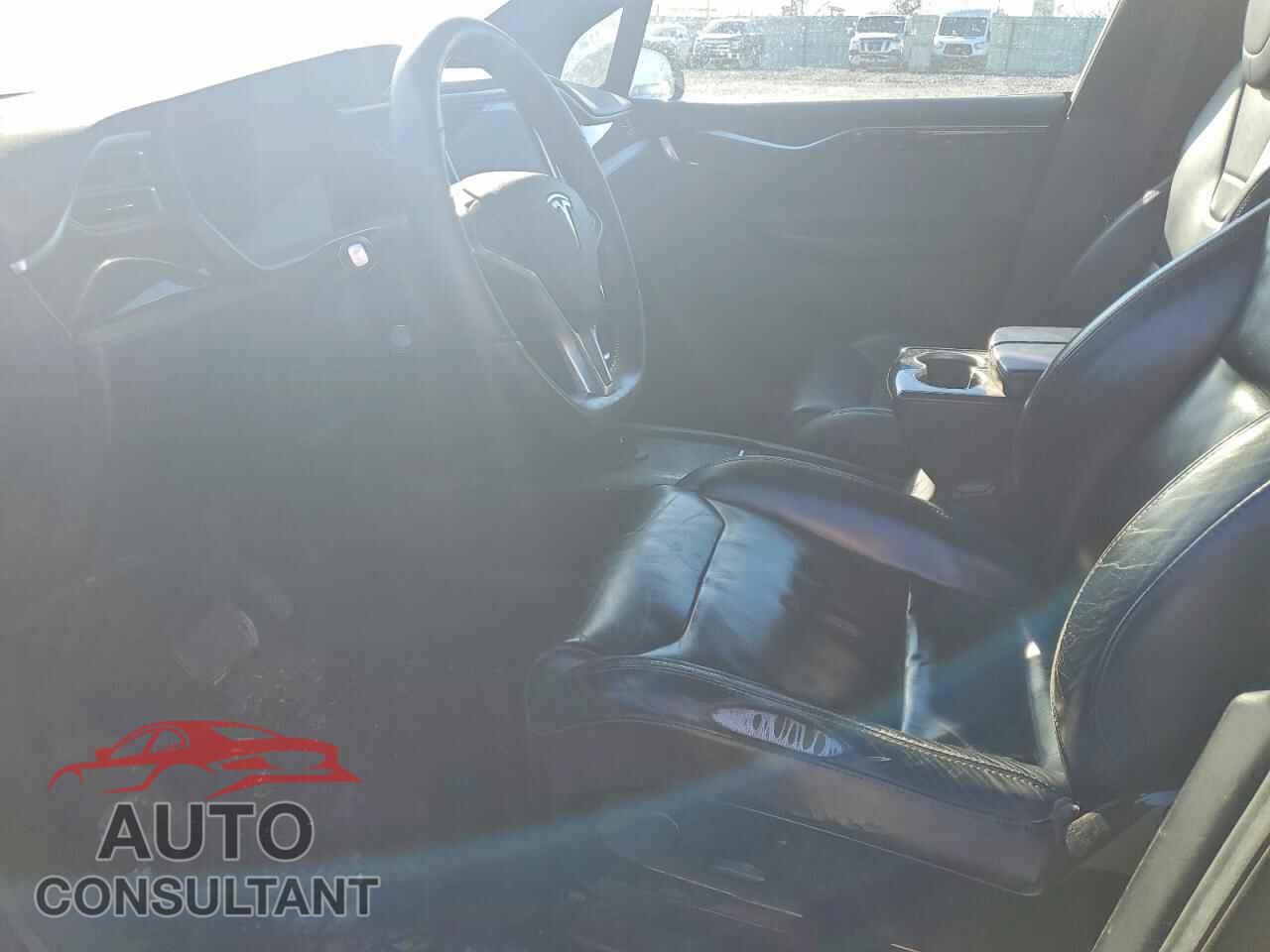 TESLA MODEL X 2016 - 5YJXCAE27GF016861