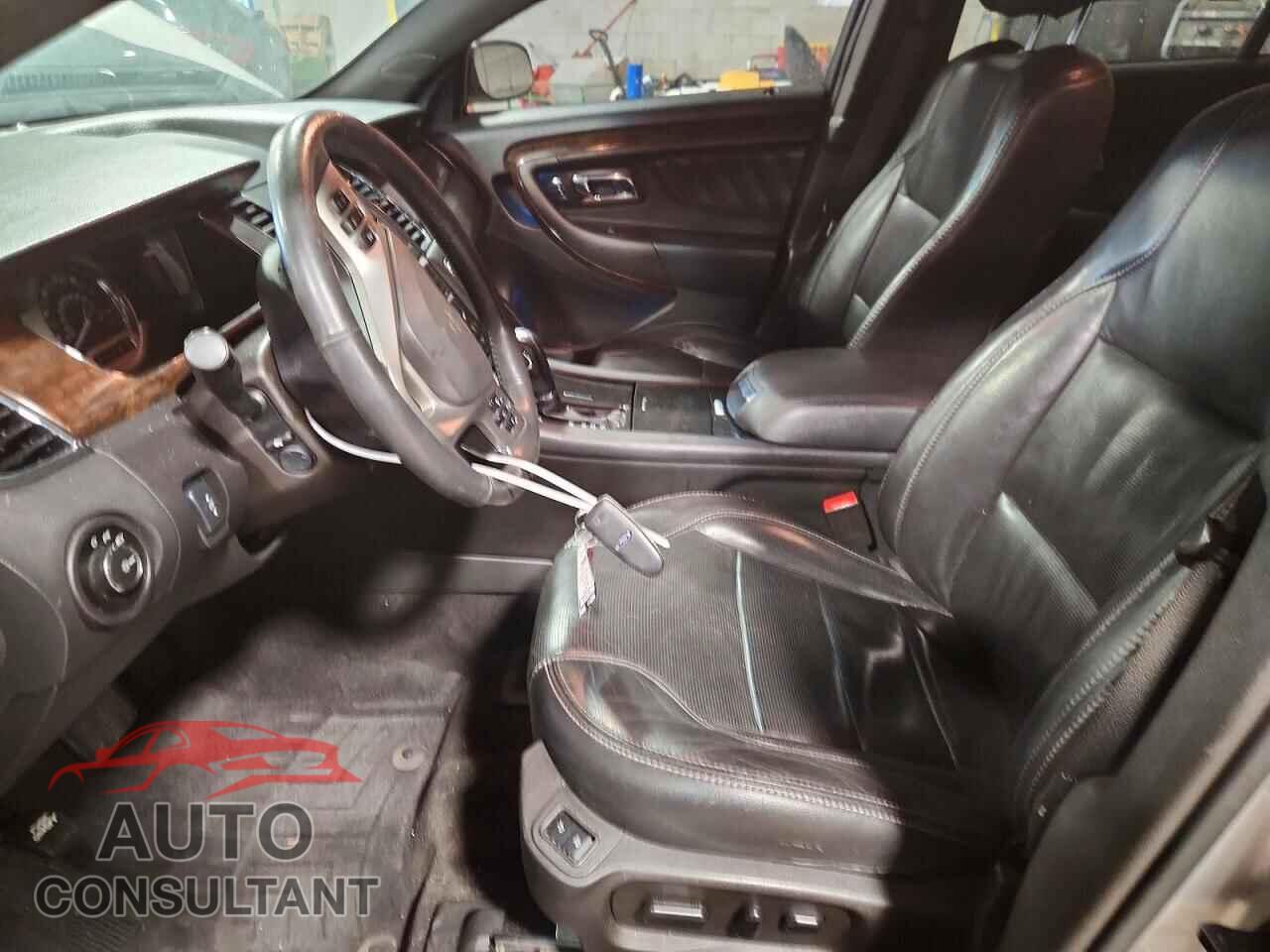 FORD TAURUS 2018 - 1FAHP2F87JG102174