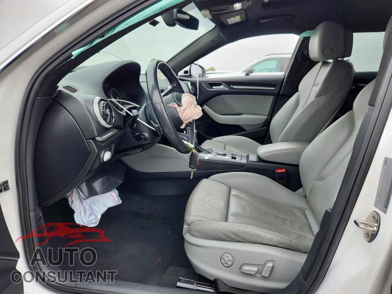 AUDI A3 2018 - WAUTPBFF2JA068020