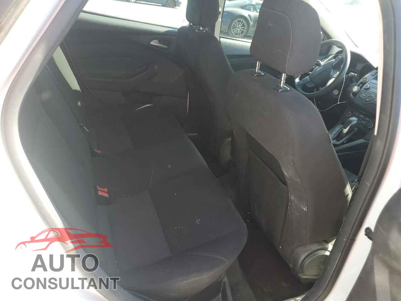 FORD FOCUS 2018 - 1FADP3FE7JL200087
