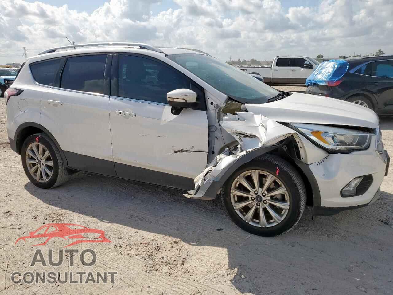 FORD ESCAPE 2017 - 1FMCU0J98HUB42885