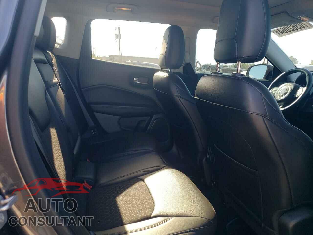 JEEP COMPASS 2018 - 3C4NJDBB0JT453337