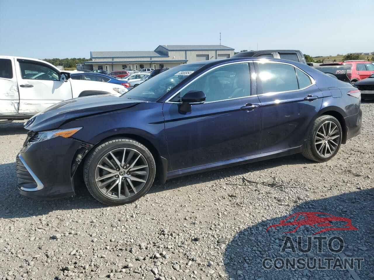 TOYOTA CAMRY 2021 - 4T1F11AK7MU549220