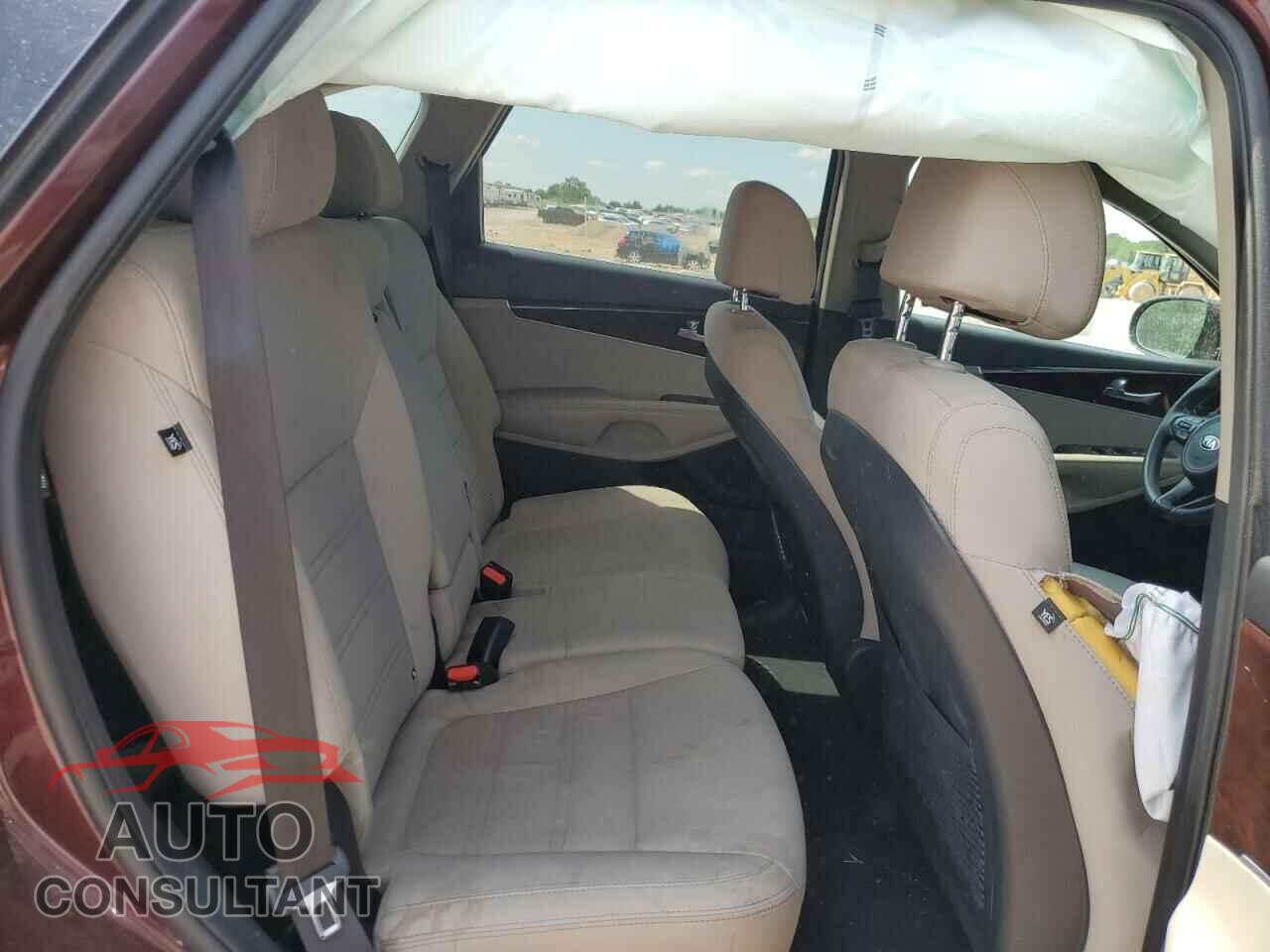 KIA SORENTO 2017 - 5XYPGDA55HG324210