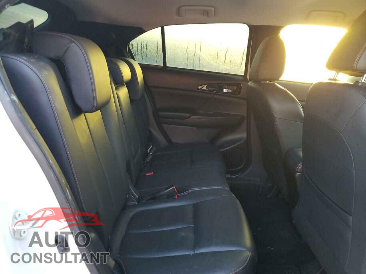 MITSUBISHI ECLIPSE 2018 - JA4AT5AA8JZ065170