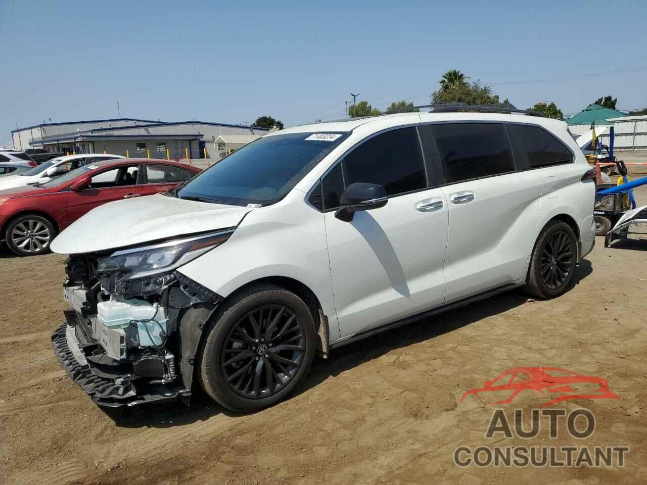 TOYOTA SIENNA 2023 - 5TDCRKEC5PS146273