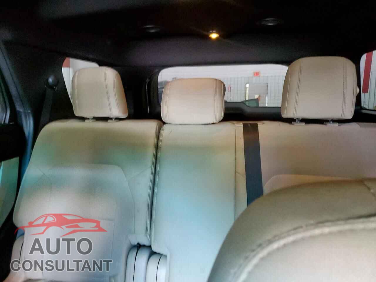 FORD EXPLORER 2017 - 1FM5K7D88HGA07737